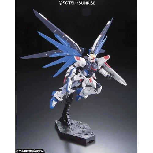 Bandai RG #05 SEED ZGMF-X10A Freedom Gundam 1/144 Scale Model Kit 5 Bandai RG #05 SEED ZGMF-X10A Freedom Gundam 1/144 Scale Model Kit - Image 3