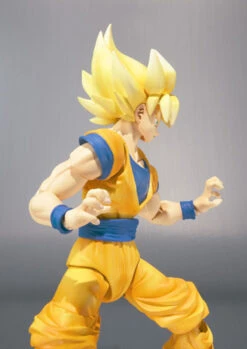 S.H.Figuarts Super Saiyan Son Goku Dragonball Z Action Figure By BANDAI -Model Saga Shop item 0000001216 05 15352.1439275252
