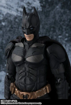 Bandai S.H.Figuarts BATMAN (The Dark Knight) Action Figure -Model Saga Shop item 0000011700 XR5ntAUd 04 48828.1486029644