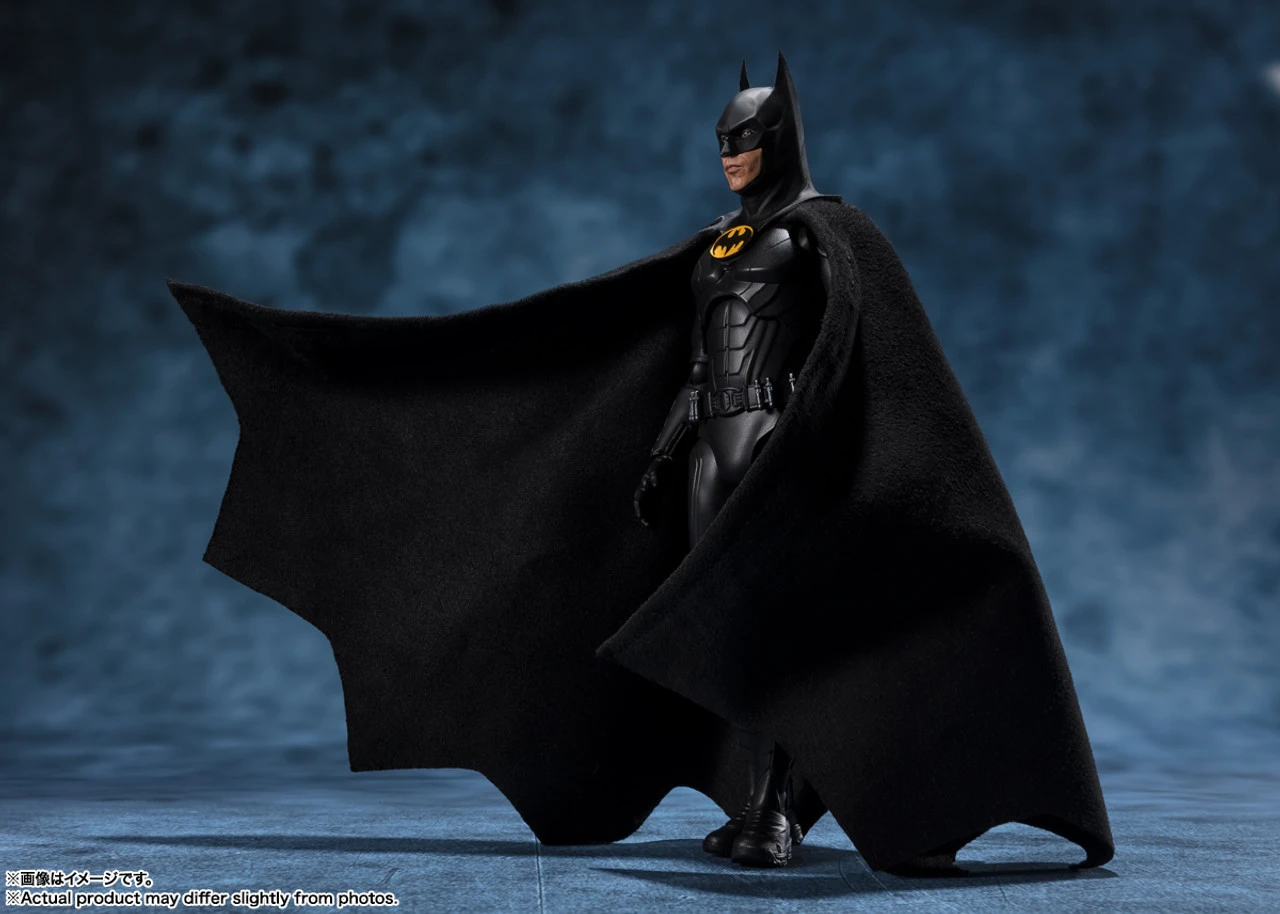 Bandai S.H.Figuarts Batman (The Flash) Action Figure 4 Bandai S.H.Figuarts Batman (The Flash) Action Figure - Image 2